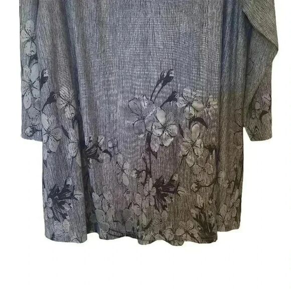 Timeson Women's Gray Poly/Spandex Floral Relaxed Fit Top NEW - Picture 10 of 14